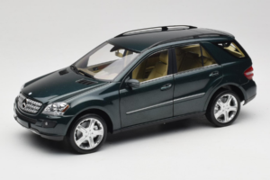 Mercedes ML W164 Green Metallic Minichamps 1:18 150034502 メタル