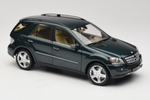 Mercedes ML W164 Green Metallic Minichamps 1:18 150034502 メタル - 画像 6/8