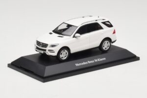 Mercedes ML W166 Calcit White Minichamps 1:43 B66960062 メタル - 画像 2/4