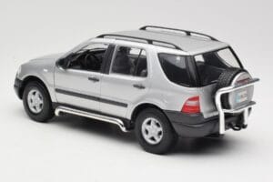 Mercedes ML320 W163 シルバー Maisto 1:18 50319 メタル - 画像 7/8