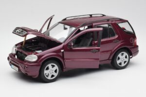 Mercedes ML55 AMG W163 パープル Maisto 1:18 31876 メタル - 画像 2/8