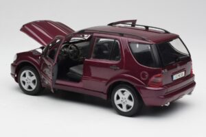 Mercedes ML55 AMG W163 パープル Maisto 1:18 31876 メタル - 画像 5/8