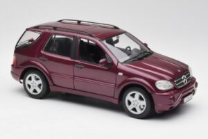 Mercedes ML55 AMG W163 パープル Maisto 1:18 31876 メタル - 画像 6/8