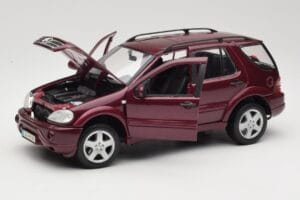 Mercedes ML55 AMG W163 レッド Maisto 1:18 50348 メタル - 画像 2/8