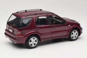 Mercedes ML55 AMG W163 レッド Maisto 1:18 50348 メタル - 画像 3/8