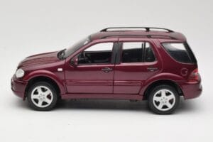 Mercedes ML55 AMG W163 レッド Maisto 1:18 50348 メタル - 画像 4/8
