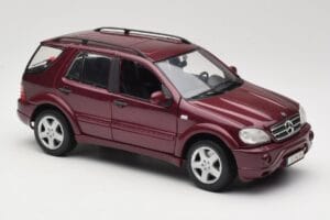 Mercedes ML55 AMG W163 レッド Maisto 1:18 50348 メタル - 画像 6/8