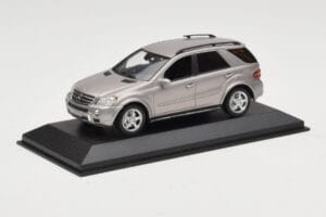 Mercedes ML63 AMG W164 グレーメタリック Minichamps 1:43 400034570 メタル - 画像 2/4