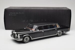 Mercedes 600 Pullman W100 ブラック AUTOart 1:18 76197 メタル - 画像 8/8