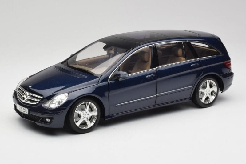 Mercedes R-Class W251 タンザナイト ブルー Minichamps 1:18 150034600 メタル