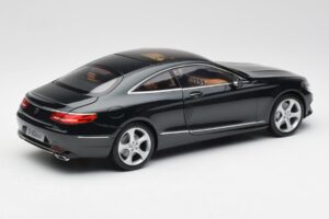 Mercedes S-Class Coupe C217 スマラグド グリーン Metallic Norev 1:18 B66961244 メタル - 画像 3/8