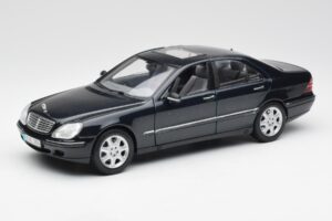 Mercedes S-Class W220 ブルー Maisto 1:18 56051 メタル