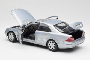 Mercedes S-Class W220 ライトブルー Maisto 1:18 56050 メタル - 画像 5/8