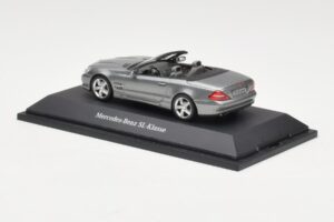 Mercedes SL R230 Palladium Silver Metallic Minichamps 1:43 B66962390 メタル - 画像 3/4
