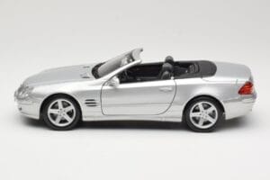Mercedes SL R230 シルバー Maisto 1:18 B66962125 メタル - 画像 4/8