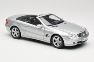 Mercedes SL R230 シルバー Maisto 1:18 B66962125 メタル - 画像 6/8