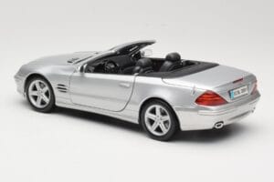 Mercedes SL R230 シルバー Maisto 1:18 B66962125 メタル - 画像 7/8