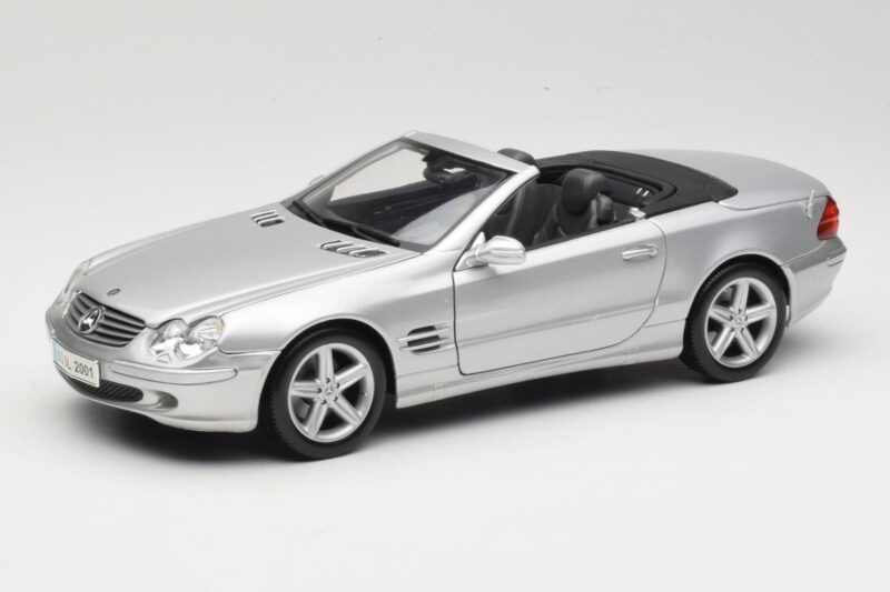 Mercedes SL R230 シルバー Maisto 1:18 B66962125 メタル