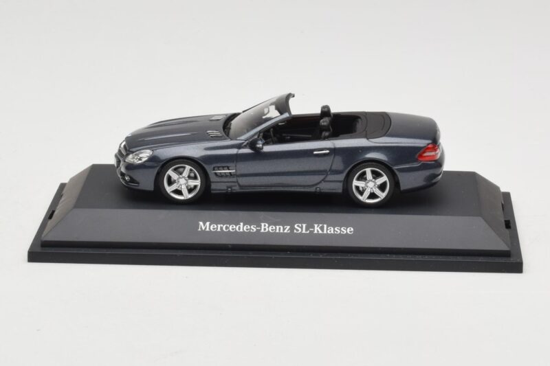 Mercedes SL R230 Tenorit Grey Metallic Minichamps 1:43 B66962392 メタル