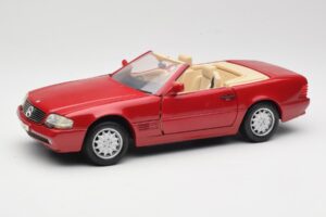 Mercedes SL500 R129 レッド Revell 1:18 08927 メタル