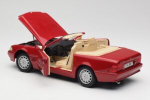 Mercedes SL500 R129 レッド Revell 1:18 08927 メタル - 画像 5/8