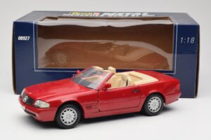Mercedes SL500 R129 レッド Revell 1:18 08927 メタル - 画像 8/8