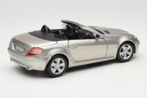 Mercedes SLK R171 ライトブロンズ メタリック Maisto 1:18 31674-R1 メタル - 画像 3/8