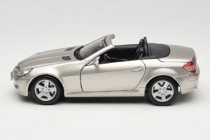 Mercedes SLK R171 ライトブロンズ メタリック Maisto 1:18 31674-R1 メタル - 画像 4/8