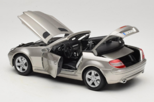 Mercedes SLK R171 ライトブロンズ メタリック Maisto 1:18 31674-R1 メタル - 画像 5/8