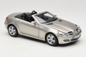 Mercedes SLK R171 ライトブロンズ メタリック Maisto 1:18 31674-R1 メタル - 画像 6/8