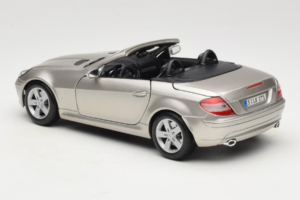 Mercedes SLK R171 ライトブロンズ メタリック Maisto 1:18 31674-R1 メタル - 画像 7/8