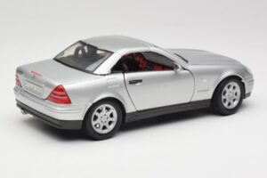 Mercedes SLK R170 ロードスター シルバー Maisto 1:18 31674 メタル - 画像 5/9