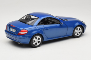 Mercedes SLK R171 Blue Metallic Minichamps 1:18 100033131 メタル - 画像 4/11