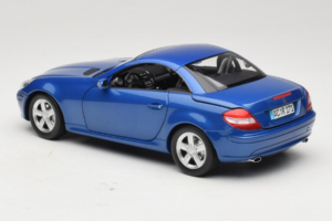Mercedes SLK R171 Blue Metallic Minichamps 1:18 100033131 メタル - 画像 10/11
