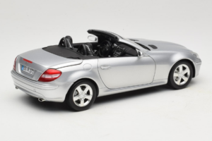 Mercedes SLK R171 シルバー Minichamps 1:18 B66962318 メタル - 画像 3/9