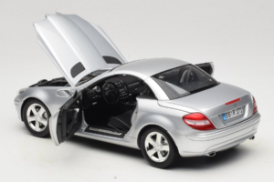 Mercedes SLK R171 シルバー Minichamps 1:18 B66962318 メタル - 画像 5/9