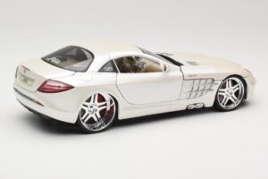 Mercedes SLR McLaren C199 ホワイト Maisto 1:18 31068 メタル - 画像 3/8