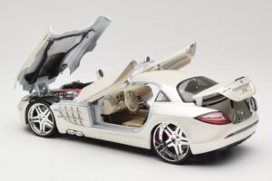 Mercedes SLR McLaren C199 ホワイト Maisto 1:18 31068 メタル - 画像 5/8