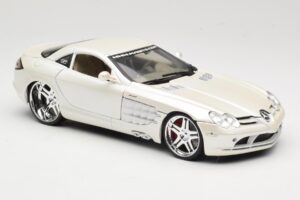 Mercedes SLR McLaren C199 ホワイト Maisto 1:18 31068 メタル - 画像 6/8