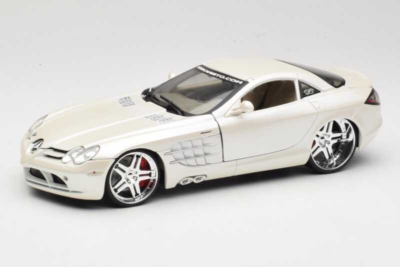 Mercedes SLR McLaren C199 ホワイト Maisto 1:18 31068 メタル