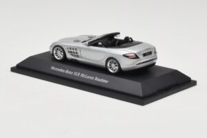 Mercedes SLR McLaren Roadster Crystal Laurit Silver Minichamps 1:43 B66961005 メタル - 画像 3/4