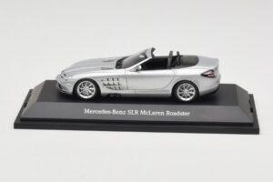 Mercedes SLR McLaren Roadster Crystal Laurit Silver Minichamps 1:43 B66961005 メタル
