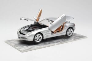 Mercedes SLR Vision シルバー リミテッドエディション アルミニウムベース付き Bburago 1:18 B66962102 メタル - 画像 2/8