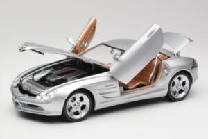 Mercedes SLR Vision リキッドシルバー Maisto 1:18 B66962101 メタル - 画像 2/8