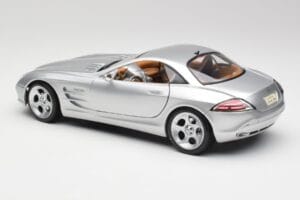 Mercedes SLR Vision リキッドシルバー Maisto 1:18 B66962101 メタル - 画像 7/8