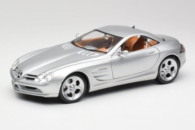 Mercedes SLR Vision リキッドシルバー Maisto 1:18 B66962101 メタル