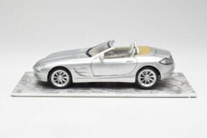 Mercedes SLR Vision Roadster リキッドシルバー Maisto 1:18 B66963208 メタル - 画像 4/8