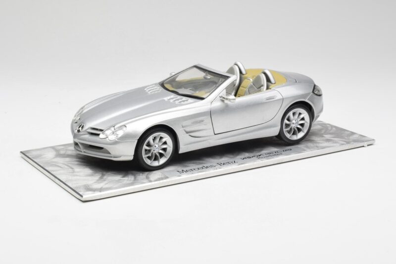 Mercedes SLR Vision Roadster リキッドシルバー Maisto 1:18 Mercedes SLR Vision Roadster リキッドシルバー Maisto 1:18 B66963208 メタル