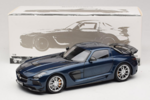 Mercedes SLS AMG Black Series Daytona Blue Metallic Minichamps 1:18 110033026 メタル - 画像 8/8