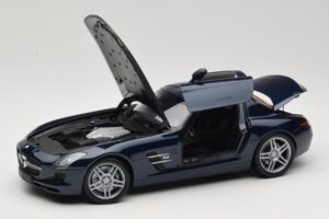 Mercedes SLS AMG C197 Blue Metallic Minichamps 1:18 100039021 メタル - 画像 2/8